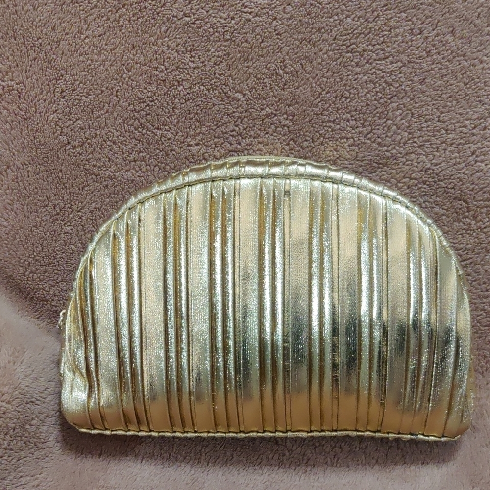 MAC Cosmetics Metallic Gold Cosmetic Bag - Picture 4 of 9